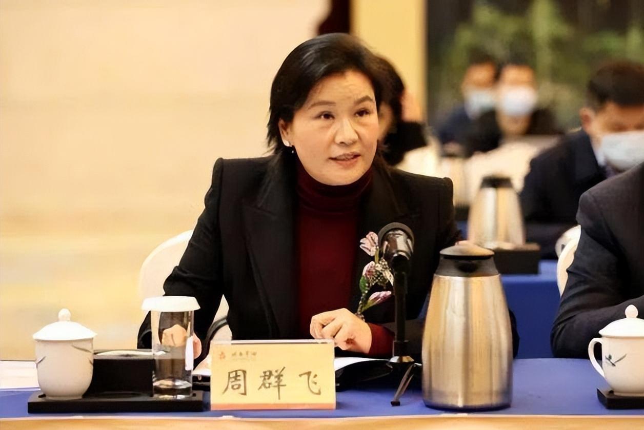 中国最牛打工妹逆袭成580亿女富豪,30岁打工妹的逆袭之路