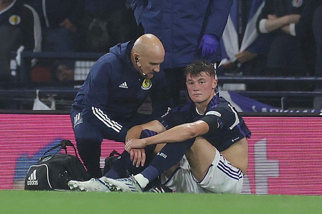 「快报」香饽饽，知名经纪人争夺担任恩瓦内里代理人