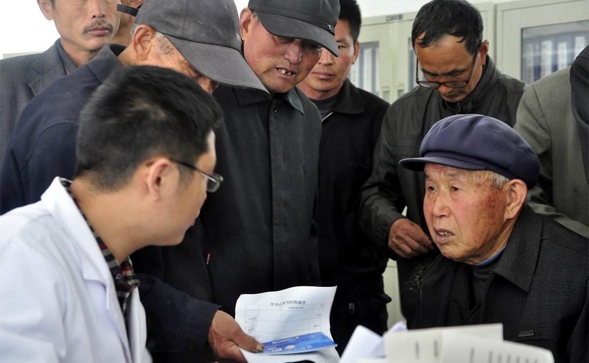 婆婆押着孕7个月媳妇引产，死胎出来的样子，让丈夫痛不欲生！