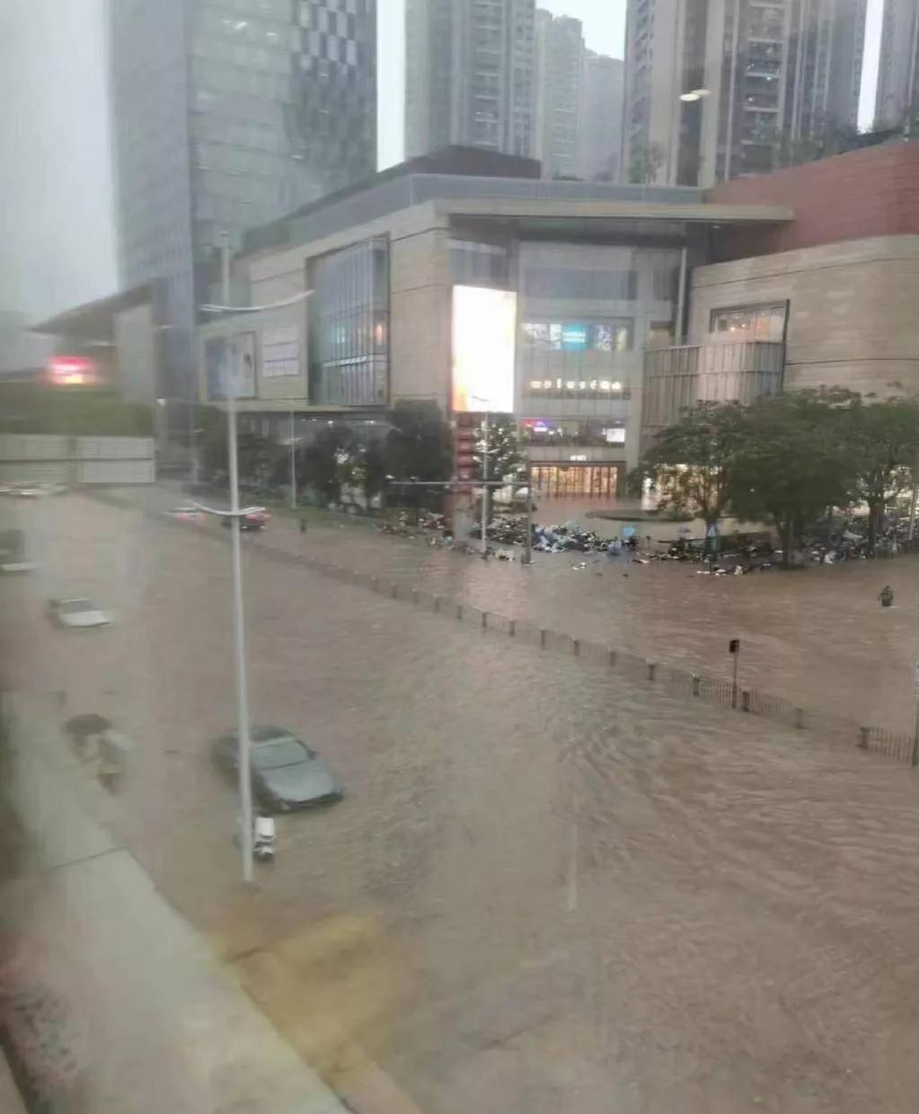 广东深圳突发暴雨事件视频,广东深圳突发暴雨原因分析