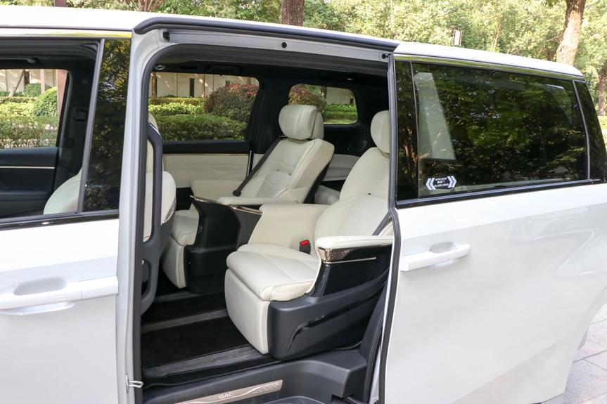 这几款mpv车型你会怎么选,最适合穷人的三款七座纯电mpv