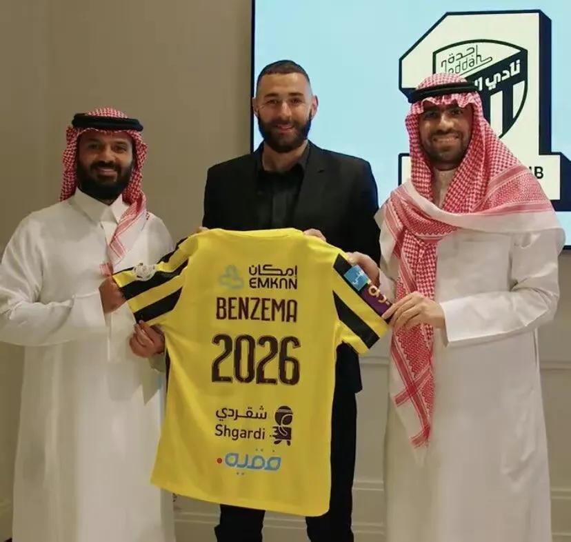 梅西足坛最高身价,梅西年薪和nba球星对比