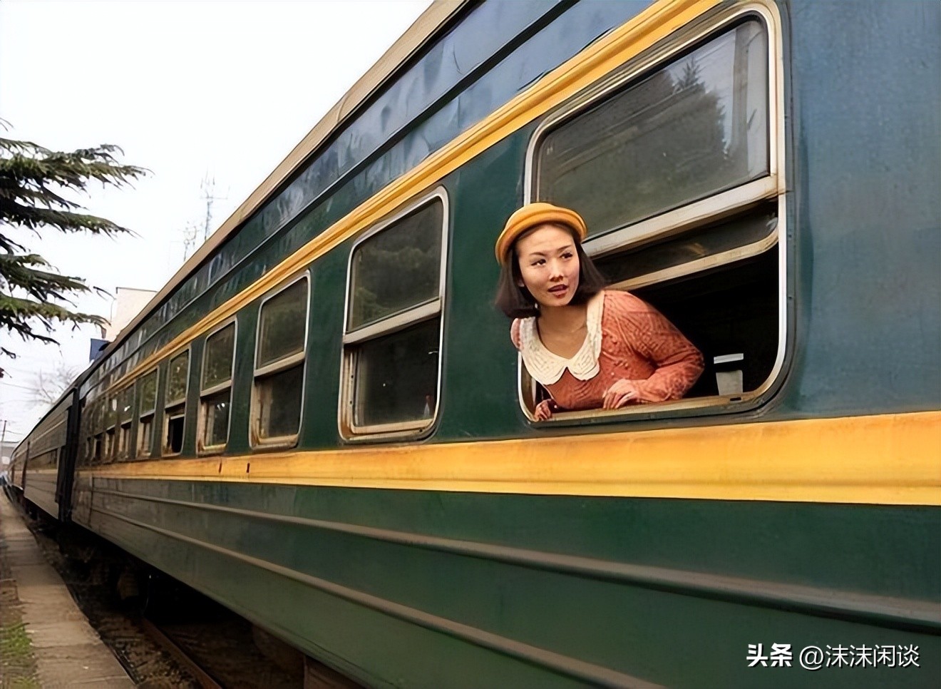 男子火车上猥亵女生被抓,男子火车站猥亵女孩被抓