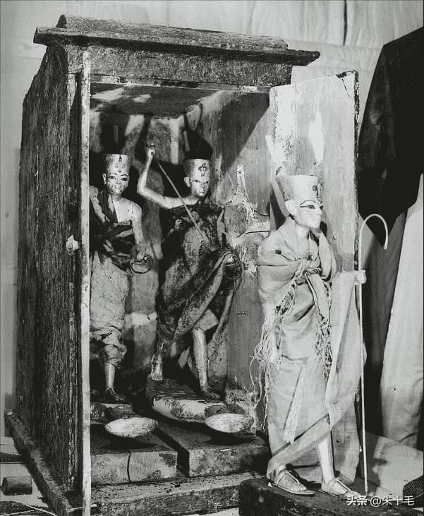 日军日记：*安妇慰**不服从管教，我很愤怒，用*刀刺**插入她的*体下**