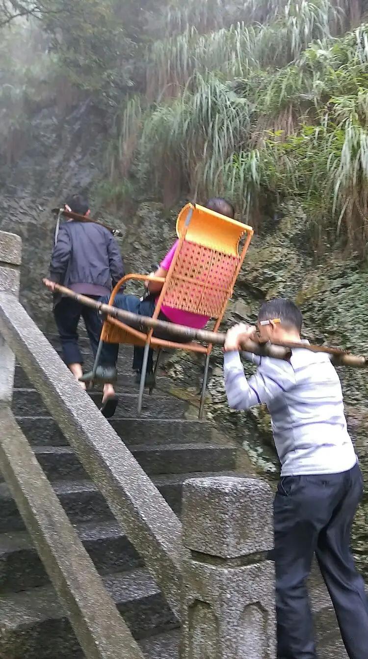 问道青城山，还是潇洒走人间，我是一名道士，我的成人礼抉择
