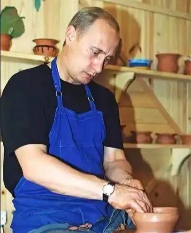 普京当选总统后第一件事,普京当选总统后流泪讲话视频