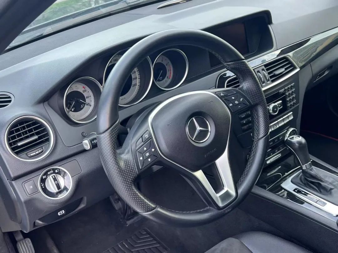 2015年的飞度新车落地多少钱,现在的全新飞度8万块就可以落地