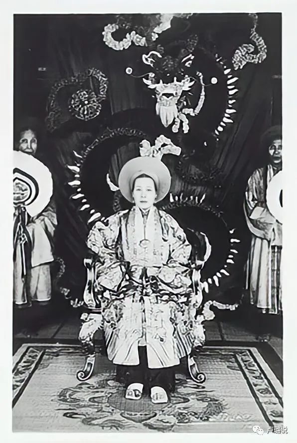 19岁的亚洲最美皇后，盛宠一时被负心抛弃，终成了法国野鬼孤魂！