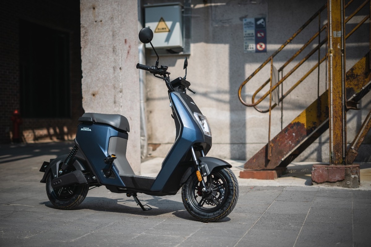 为信仰充值为梦想窒息,为信仰充值的车