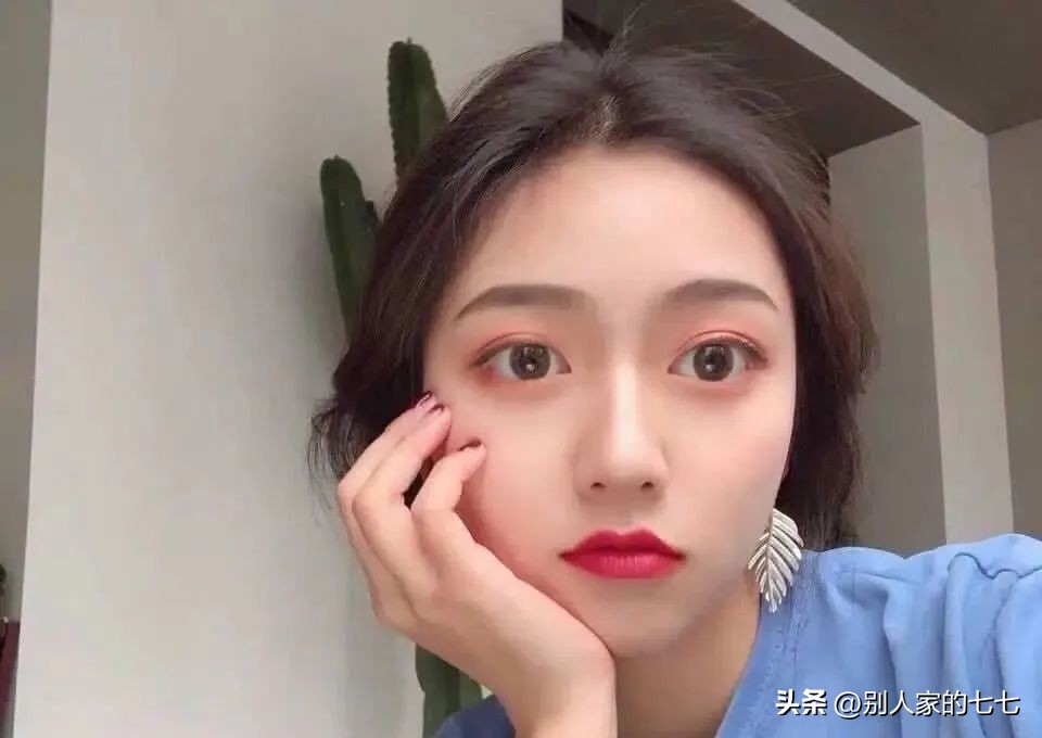 一个女人假装爱你四种表现,女人假装爱你的九个表现你中了几