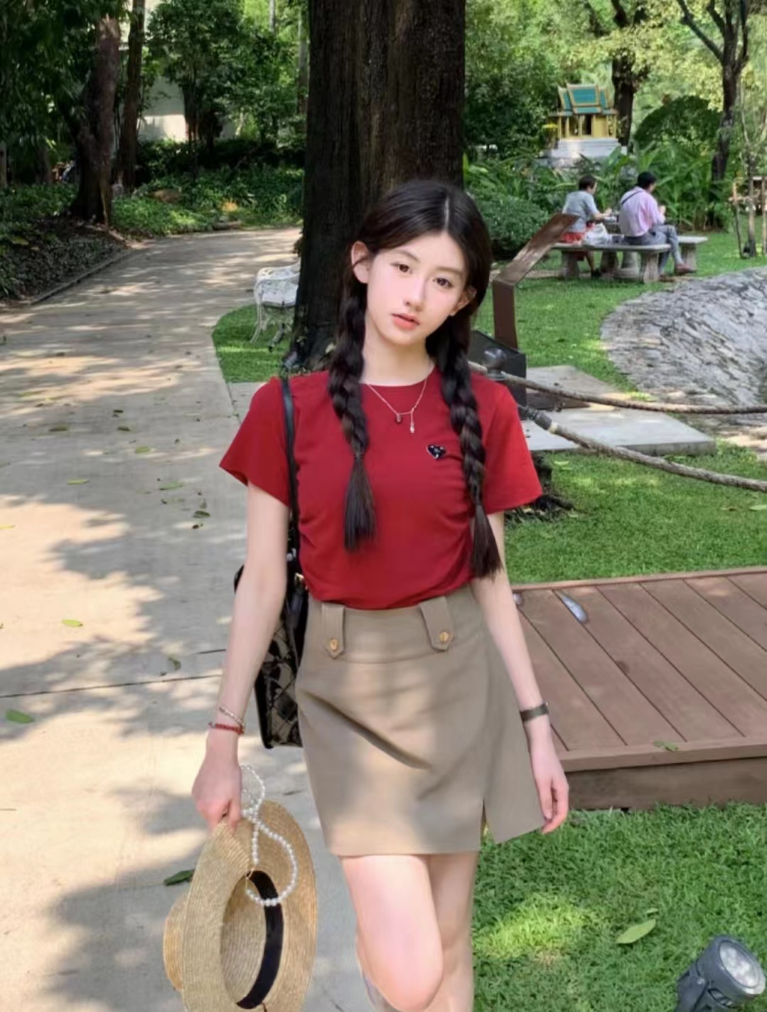 卡其色衣服怎样搭出高级感,卡其色短大衣的最佳搭配高级感