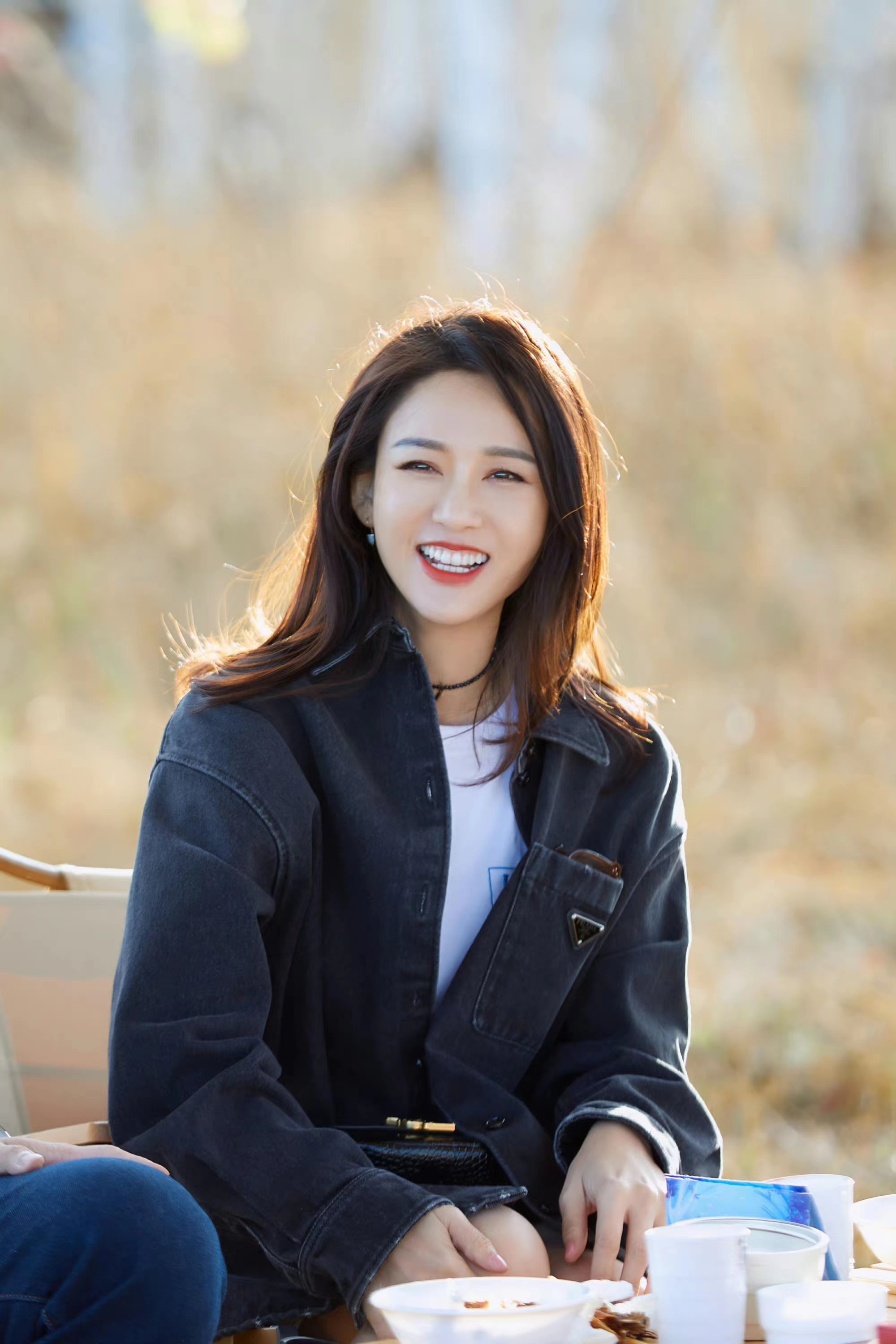 陈乔恩最近节目穿搭,陈乔恩录节目穿紧身皮衣大秀身材