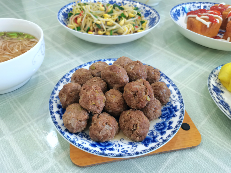 晚餐食物推荐营养健康指南,晚餐这样吃不仅健康还不怕胖