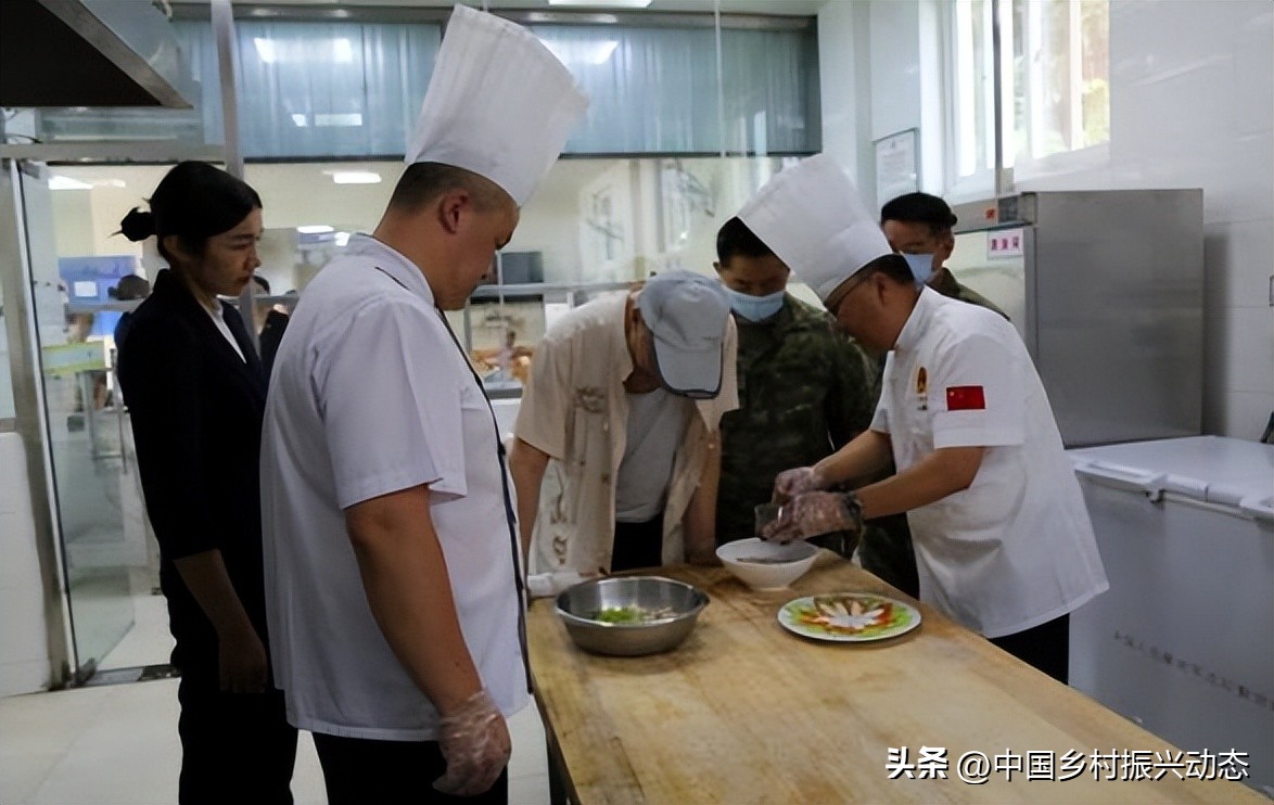 “八一”不忘子弟兵“惠军”慰问爱国防——中国融通旅发集团坚持姓军为军服务