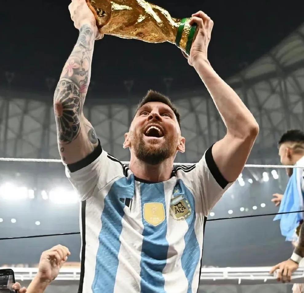 中国足球为什么越踢越拉胯？