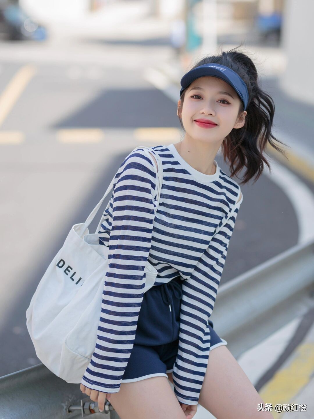 条纹针织衫街拍搭配,条纹针织衫怎么穿搭