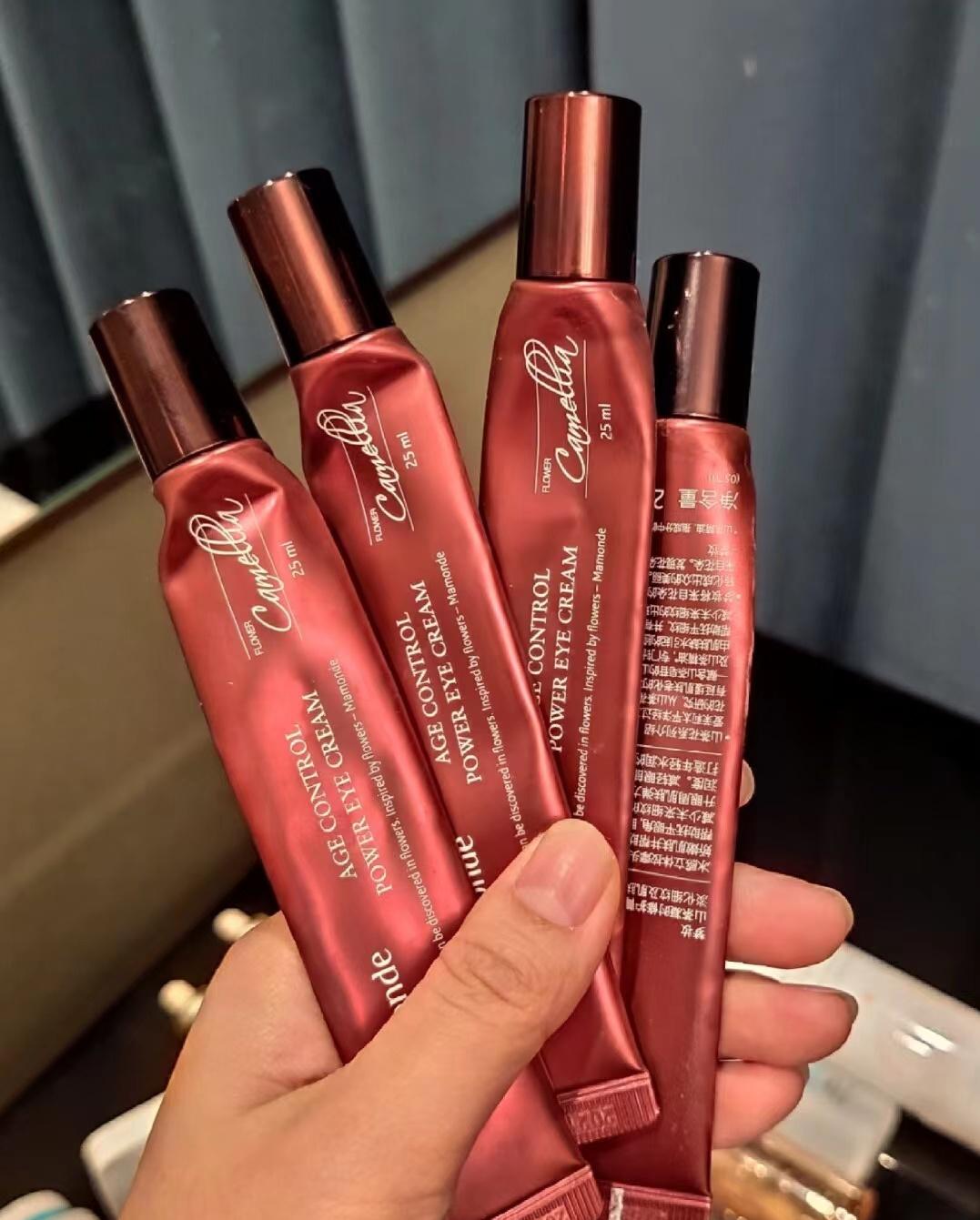 眼霜正确涂法和要避免的误区,眼霜涂不涂的区别