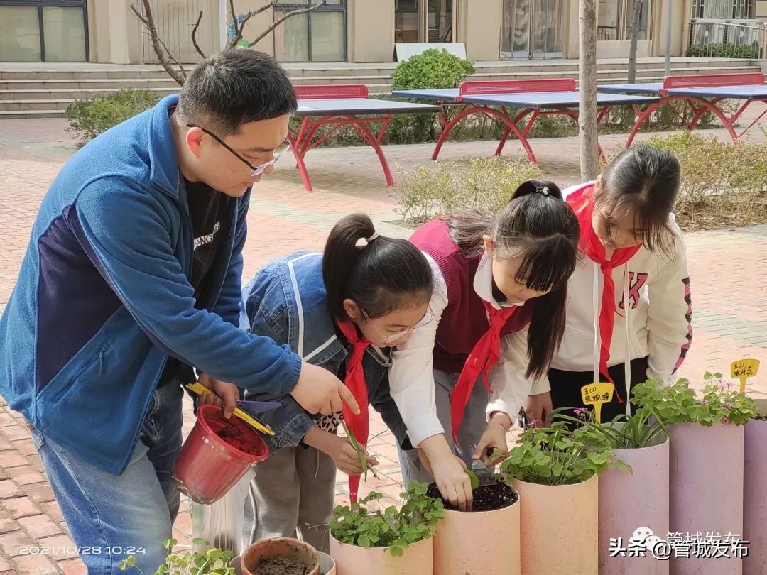 喜迎二十大建功新时代非凡十年,喜迎二十大奋进新征程微学校视频