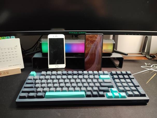 三模机械键盘横评,三百内的三模机械键盘测评