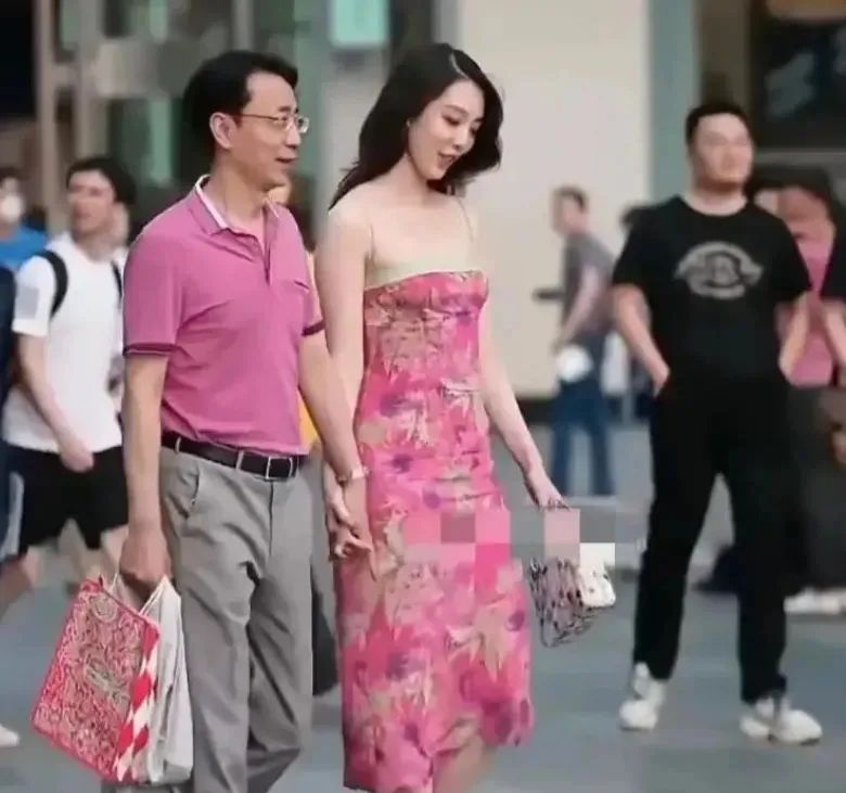 胡总与董小姐,胡总和董小姐