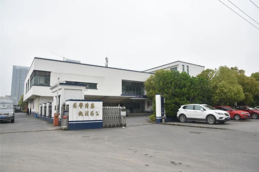 收费站冲卡怎么解决,收费站冲卡逃跑会有什么处罚