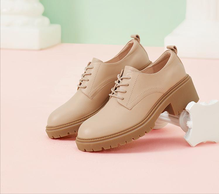 适合50岁女人鞋子品牌,50岁中年女人必买的鞋子就选这4双