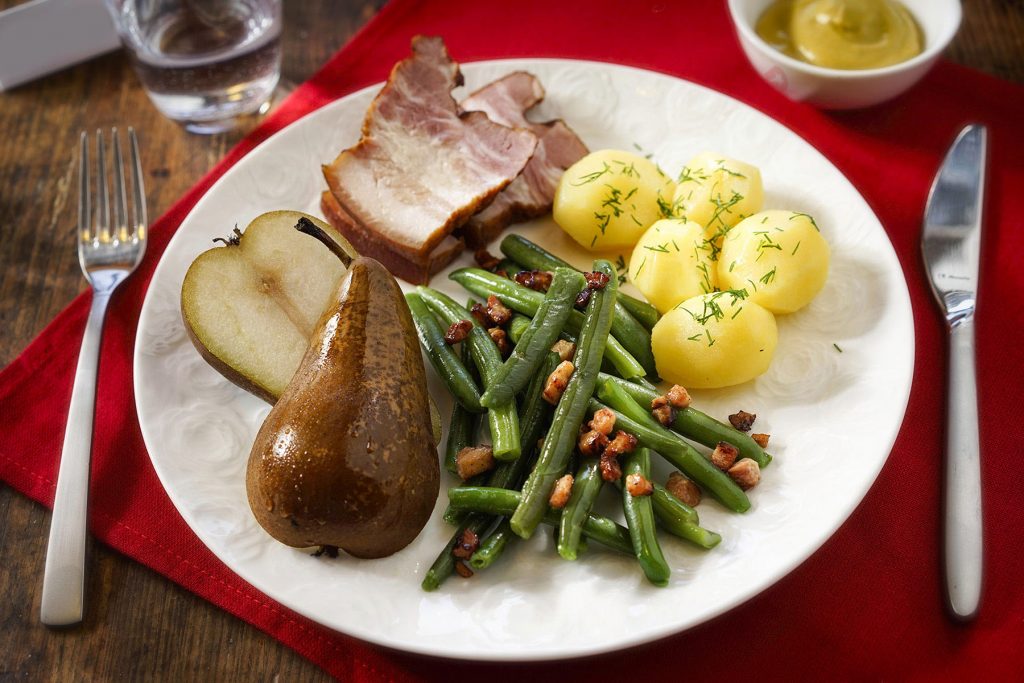 德国香肠和酸菜,德国酸菜和中国酸菜有什么不同