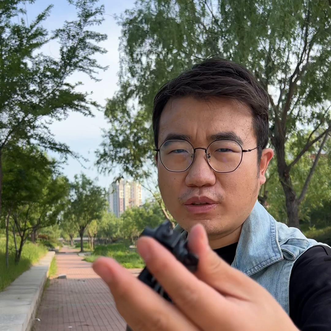 蓝牙自拍杆手机多功能三角支架,自拍杆最新款支架蓝牙补光