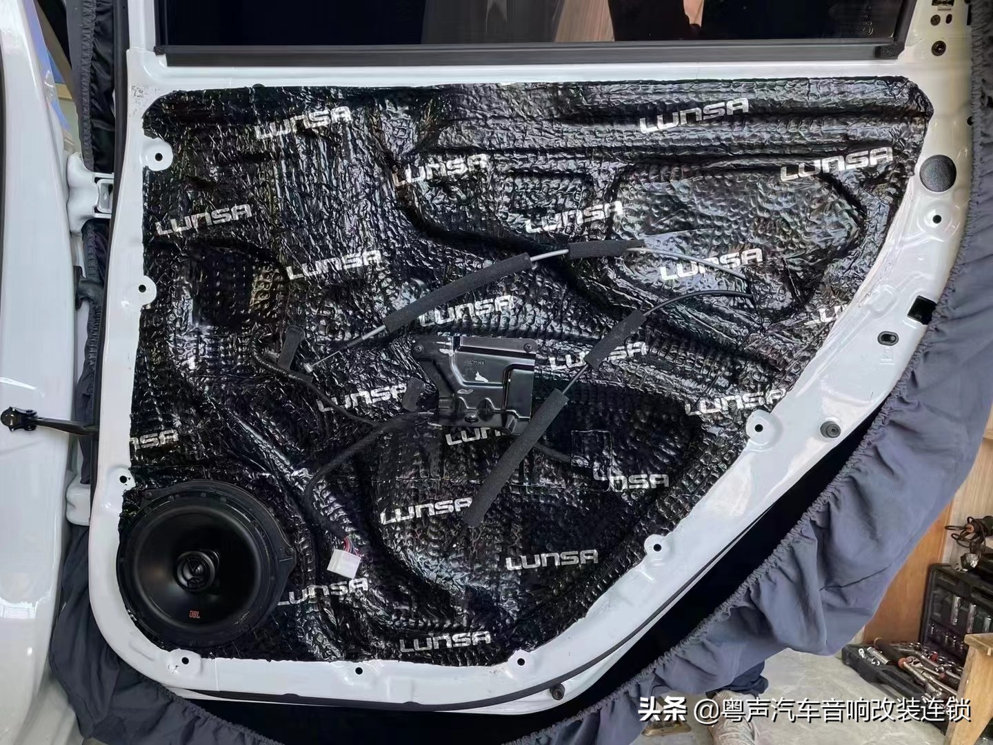 长安逸动plus音响改装视频教程,长安逸动是不是之前可以升级音效