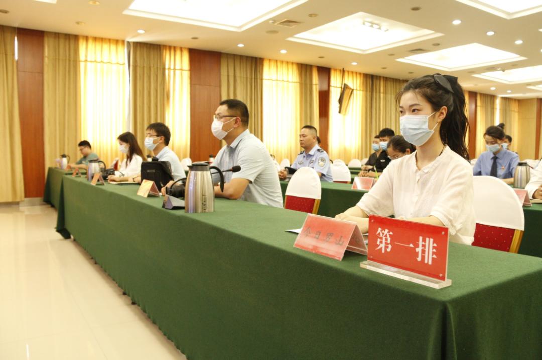 打击违法犯罪整顿活动通讯报道,打击治理违法犯罪会议