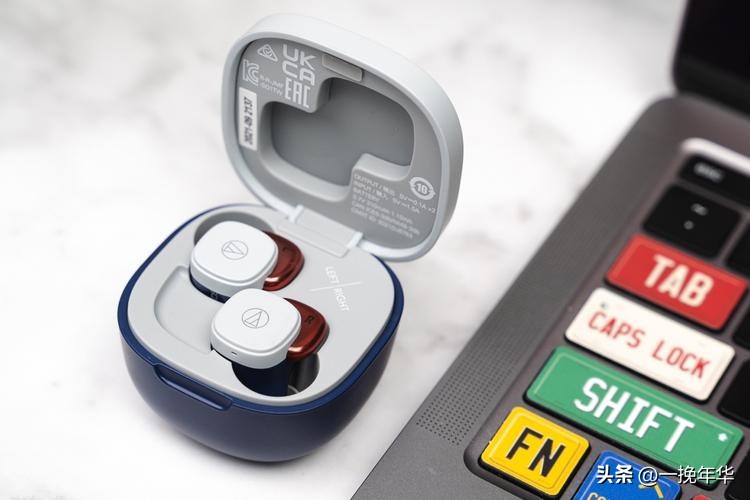 项圈蓝牙耳机和无线耳机哪个好用,哪种牌子的无线蓝牙耳机最好