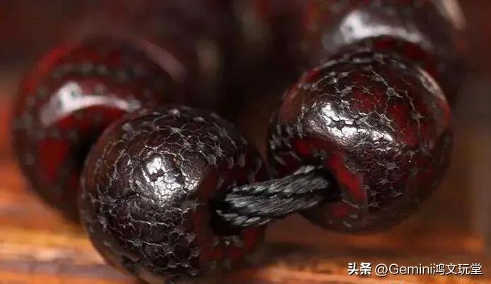 星月菩提和翡翠手串哪个好,星月菩提和菩提根哪个容易盘