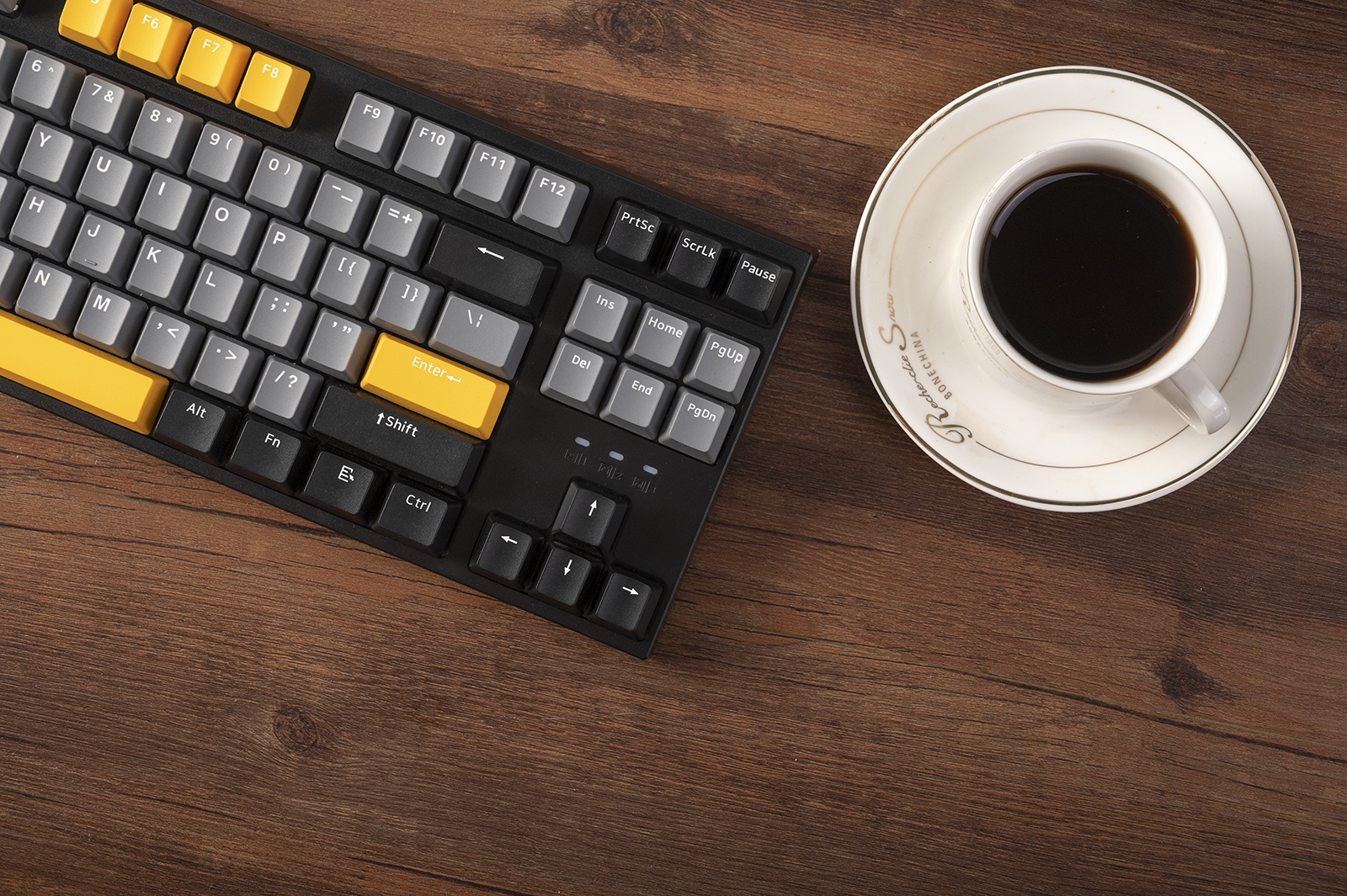 谁说机械键盘只适合电竞，文艺青年的礼物，迪摩F87歼星舰