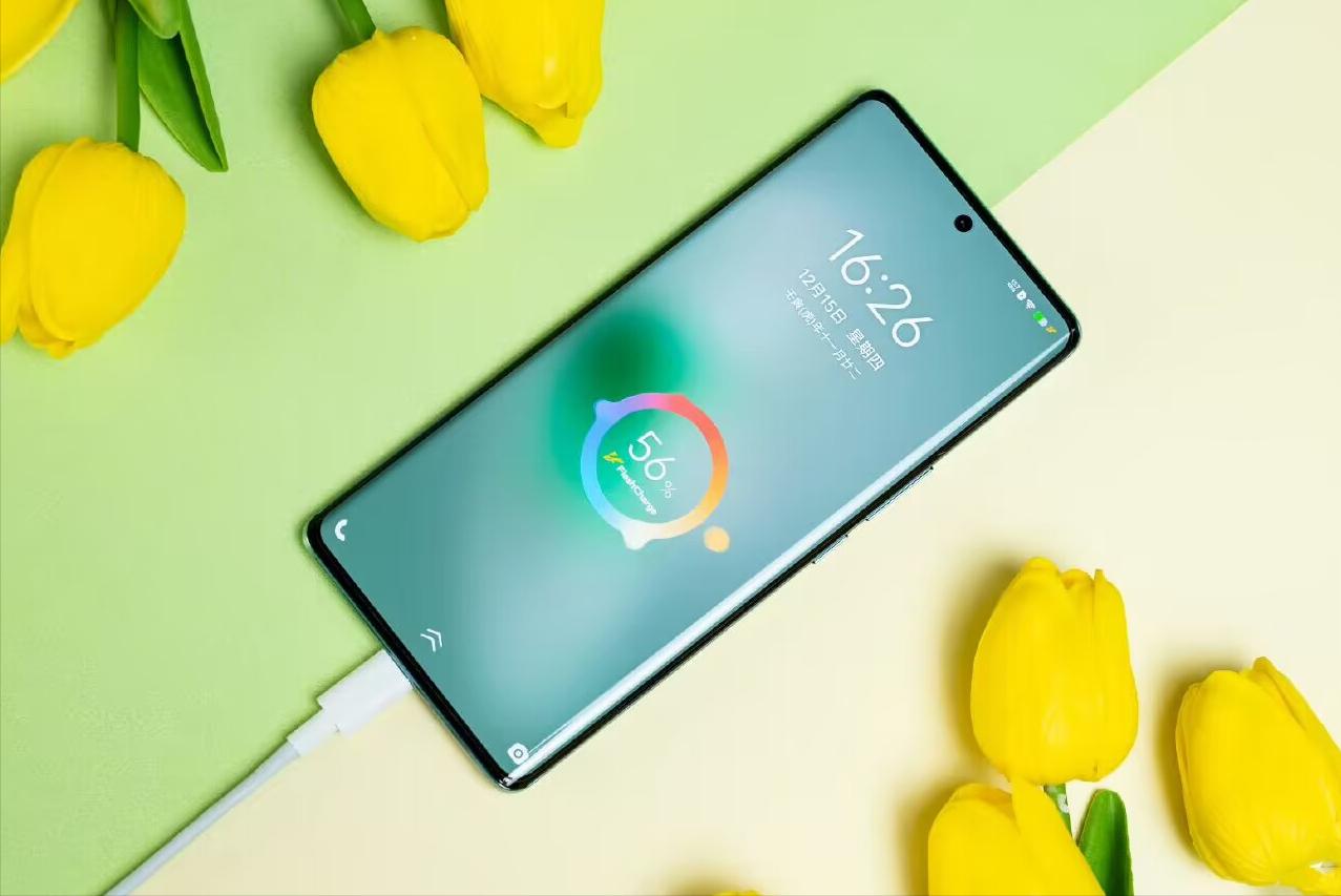 VIVO和“高价低配”说再见，512G手机仅售2589元，骁龙870+曲面屏