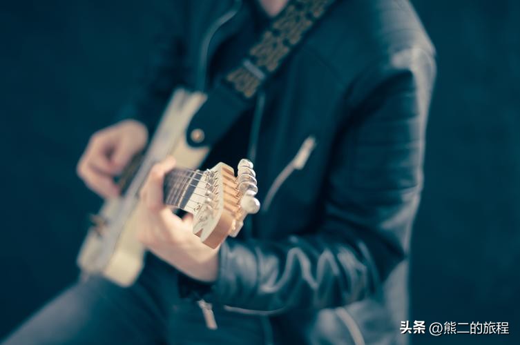 浅谈音乐对新时代发展的作用,论流行音乐对大学生的影响