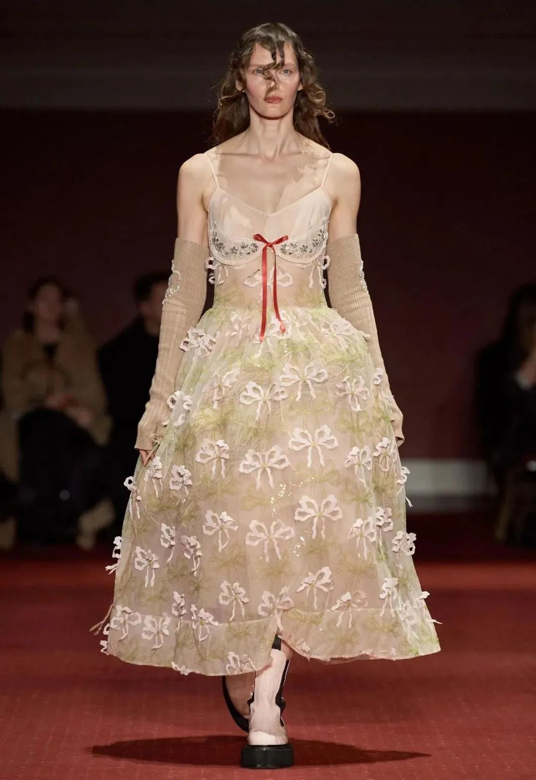 2022春夏伦敦时装周解读,2023伦敦时装周全部图片