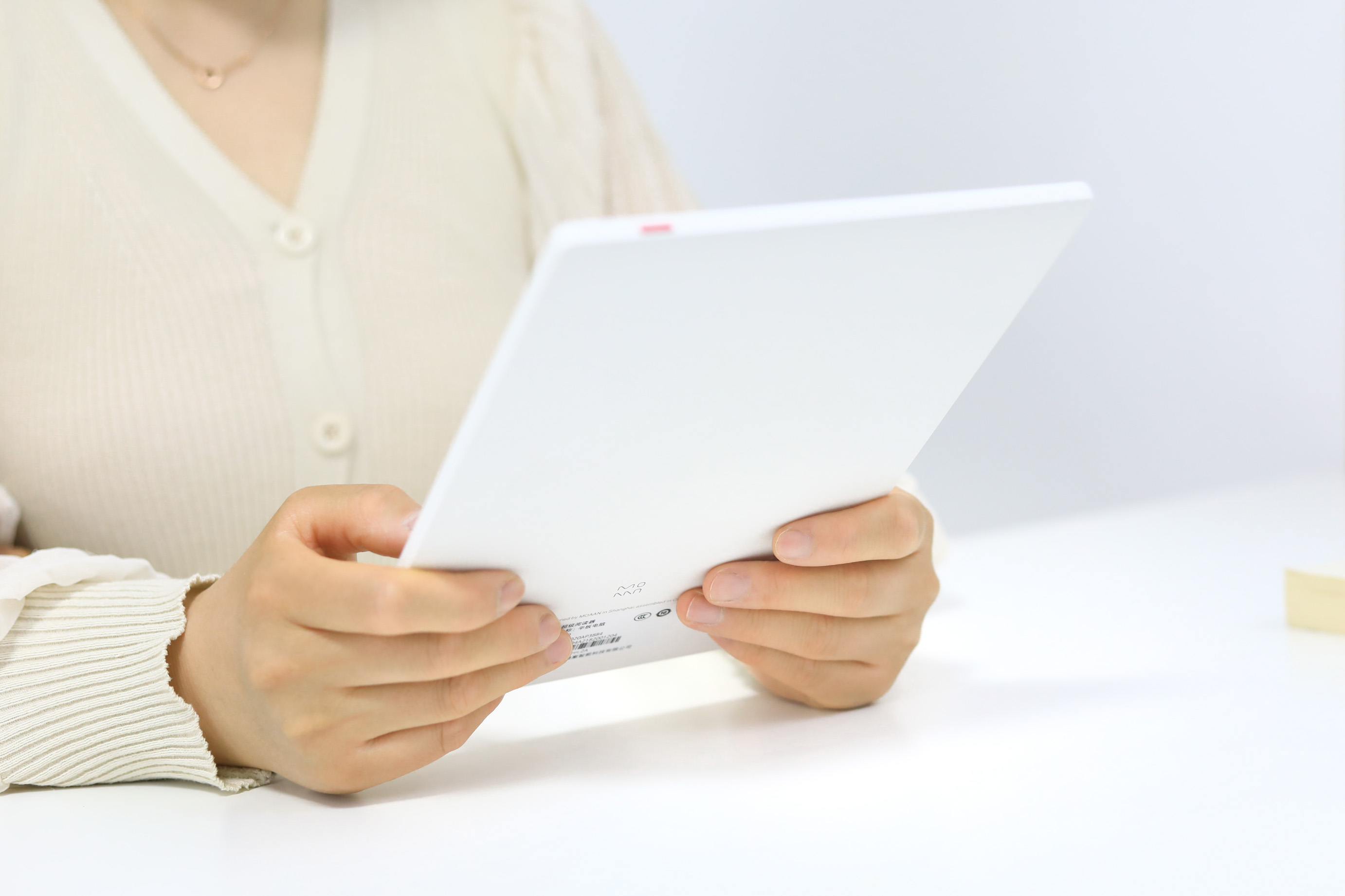 大屏幕的墨水屏电子书,大屏彩色墨水屏电纸书