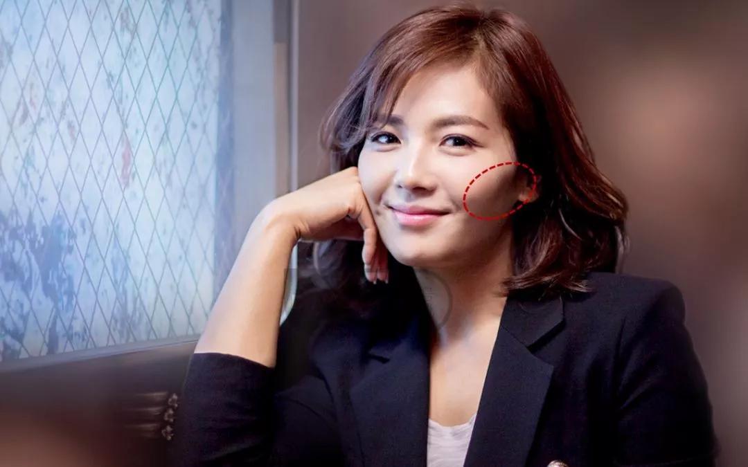 有颧骨的人怎么会显的好看,高颧骨是显老还是显年轻