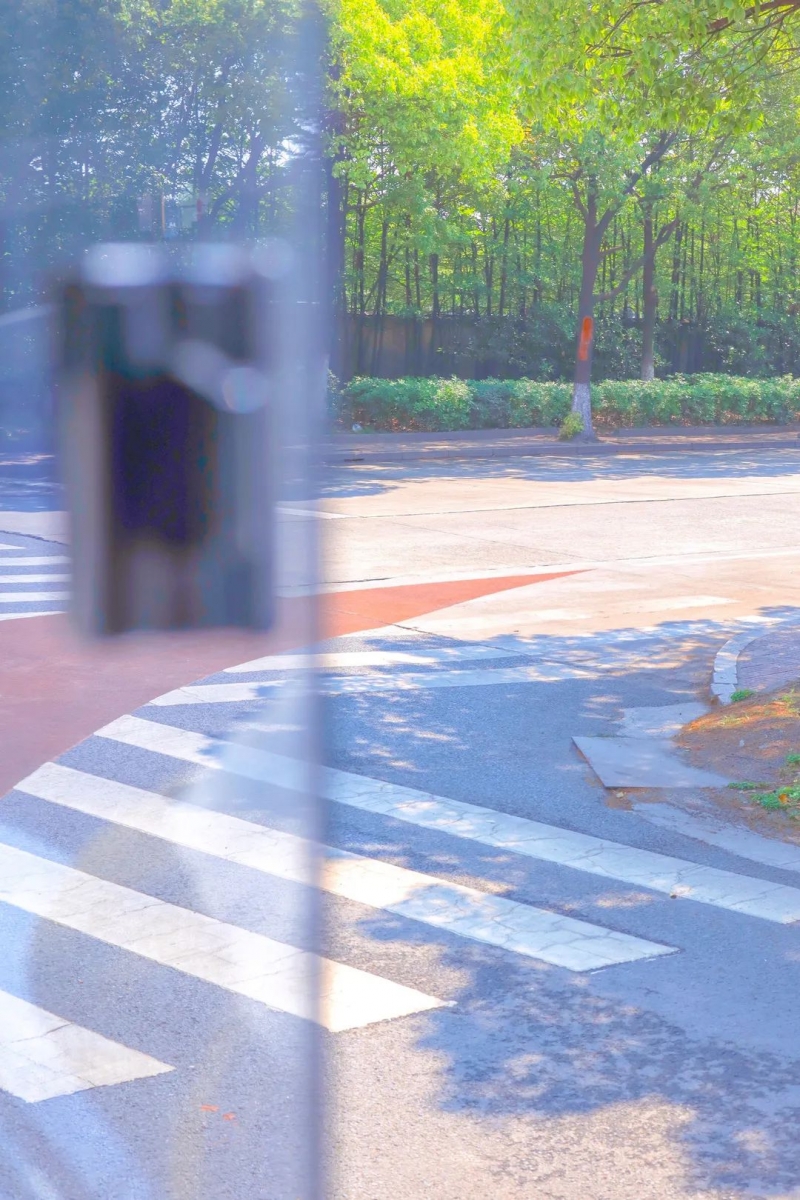 《张家港》，一部自带热度的电影