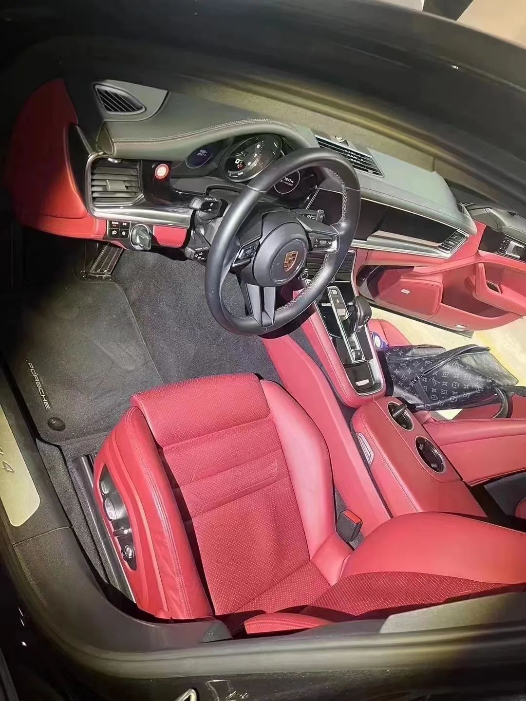 二手保时捷718敞篷跑车多少钱一辆,二手保时捷跑车要多少钱