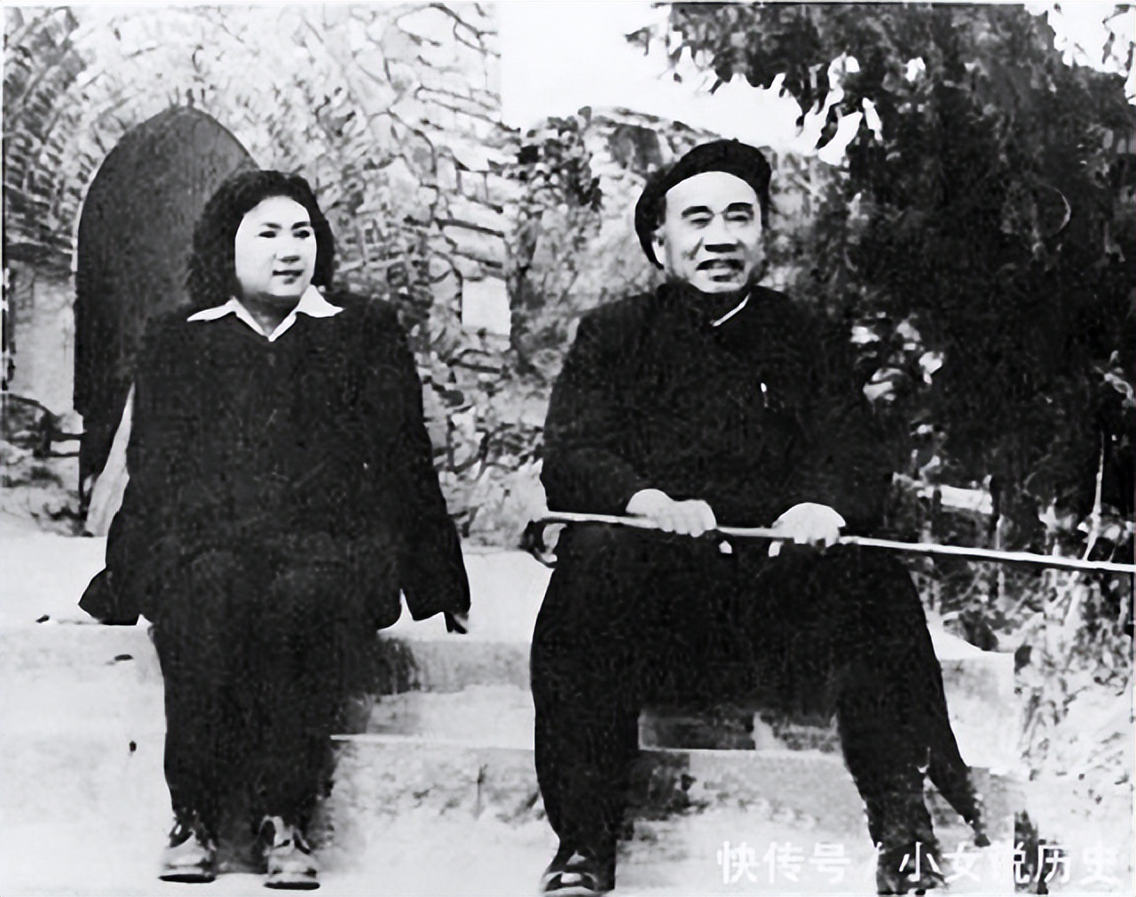 *德朱**之女朱敏，为生存曾装哑2年，晚年称：无法原谅母亲的叛变