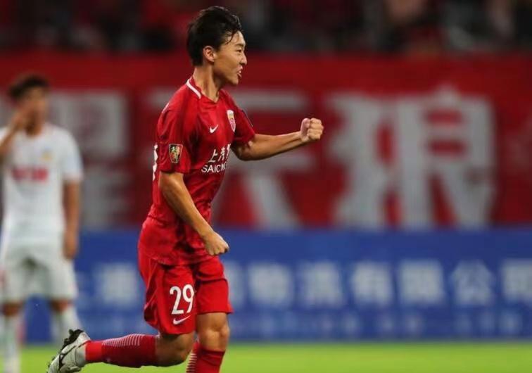 一贫如洗！国足26岁球星被告,数千万财产冻结,父母曾向陈戌源下跪