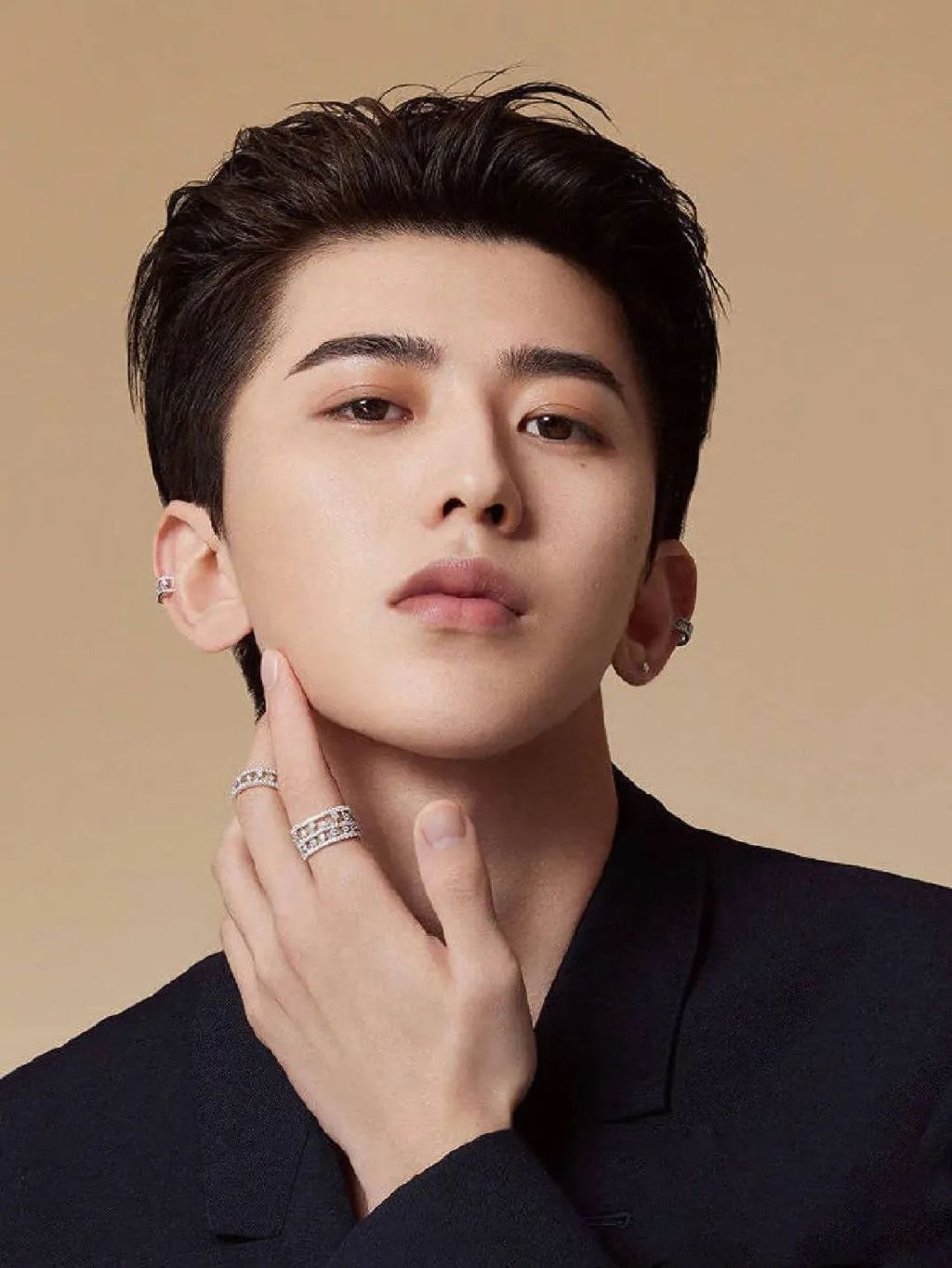 一款最帅气的男士发型,成熟男士头发稀少适合剪什么发型