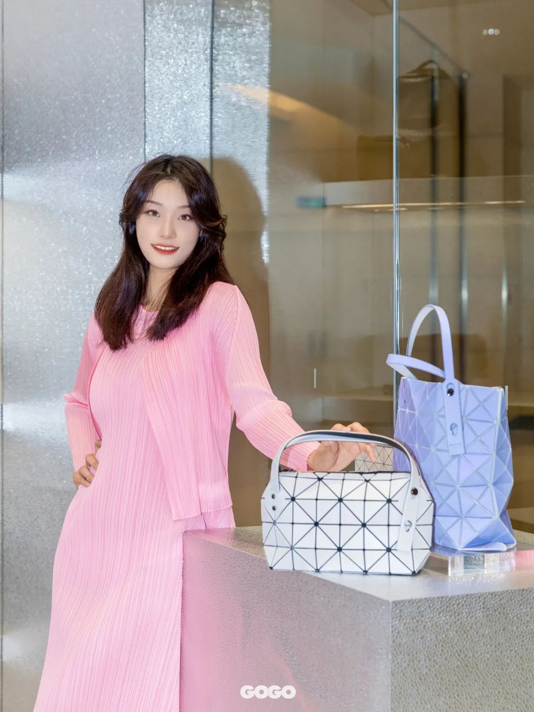 三宅一生限定系列上线！点亮夏日缤纷色彩