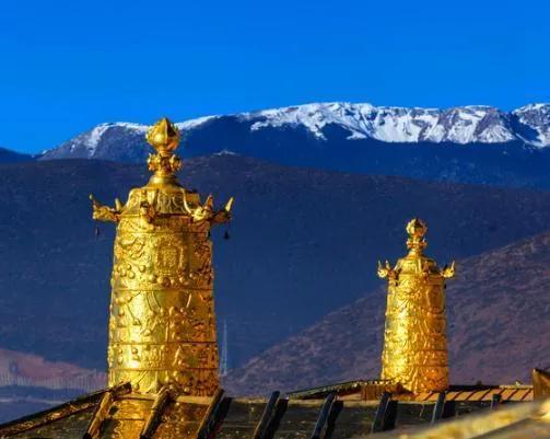 希特勒和苏联专家在布达拉宫底下寻找什么?