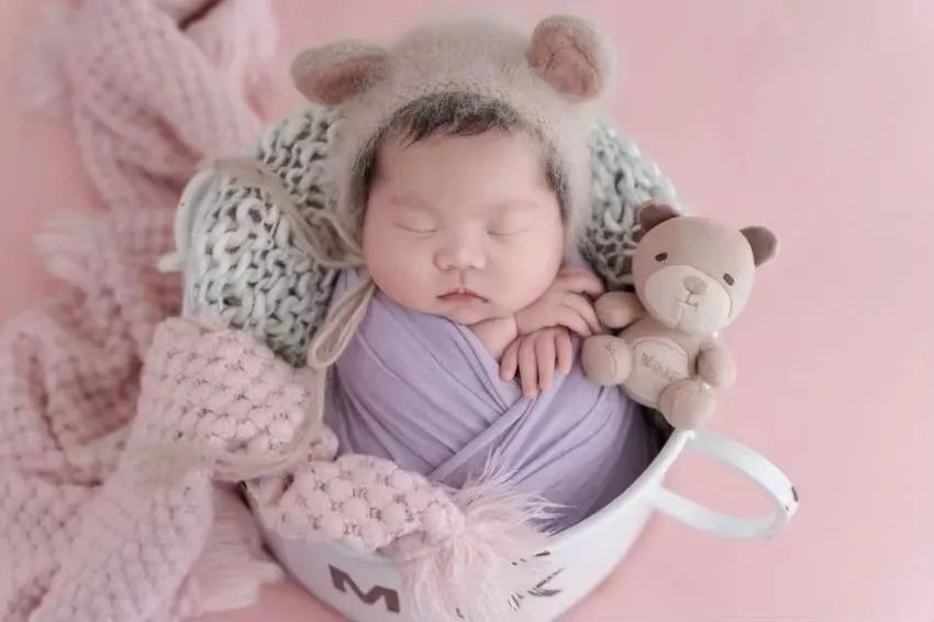 三个月宝宝不会翻身怎么办,三个月宝宝翻身手扭到了怎么办