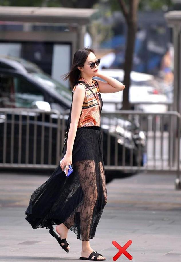 鍐绌块湶瓒鹃瀷,涓婁簡骞寸邯鐨勫コ浜哄皯绌胯繖4绉嶉瀷