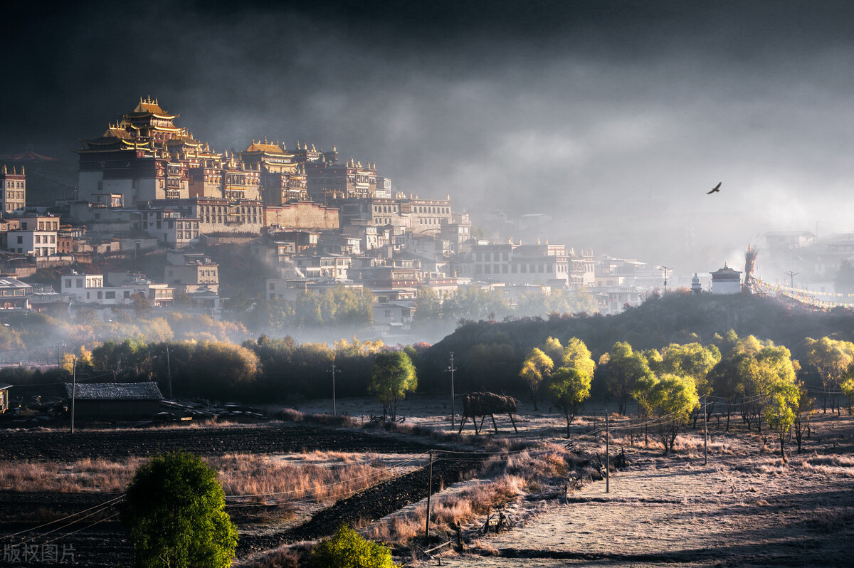 国内最值得自驾的七条绝美路线,此生必去的中国100个攻略