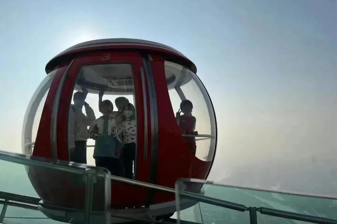 一个教体育的胖子,一个胖子教小孩视频