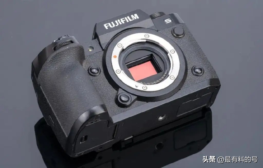 视频和照片拍摄双修的五款微单：索尼、佳能、富士、松下怎么选？